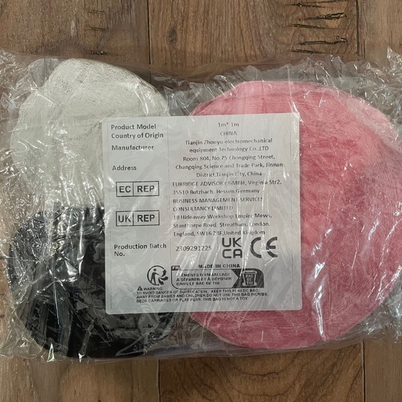 3-Pack of Crepe Paper Streamers: Pink, Black, White - Picture 6 of 6